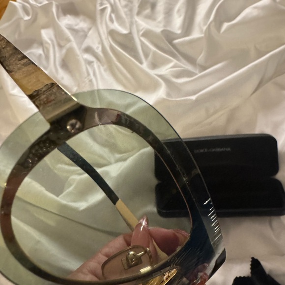 Dolce & Gabbana tinted shield sunglasses - Picture 2 of 10